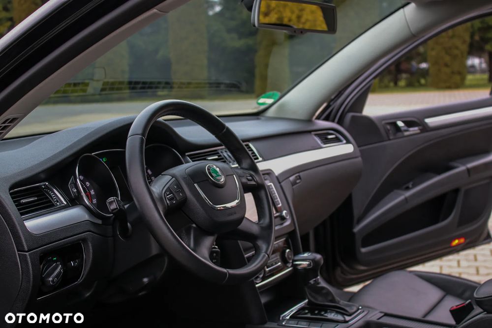 Skoda Superb 2.0 TDI DSG Exclusive - 29