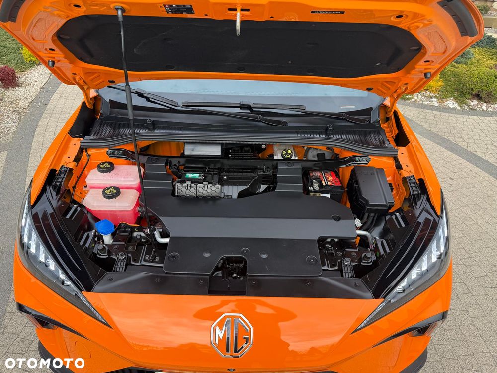 MG 4 Luxury 64 kWh - 24