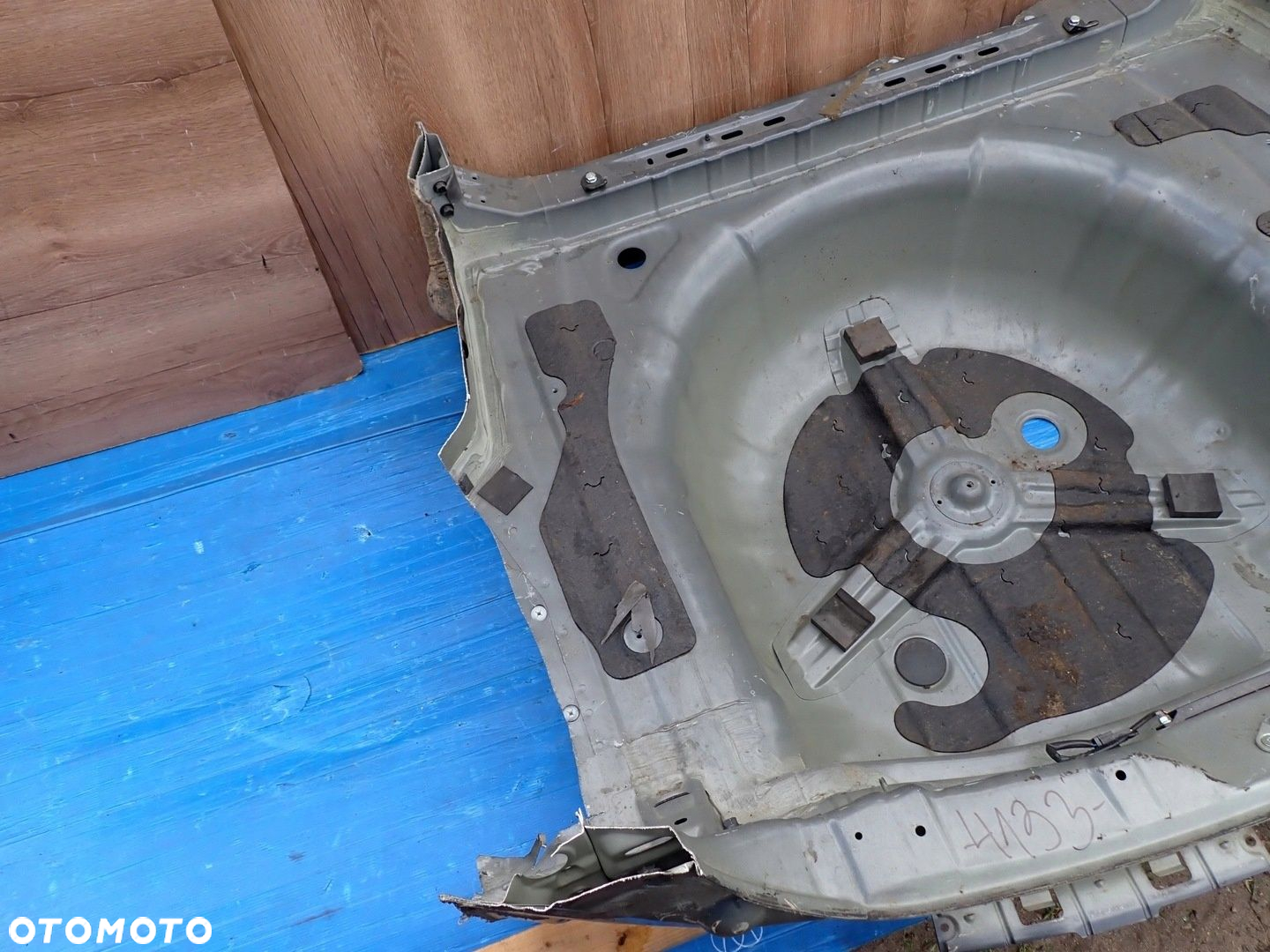 HYUNDAI i40 11-15 PAS TYLNY Z WANNĄ - 3
