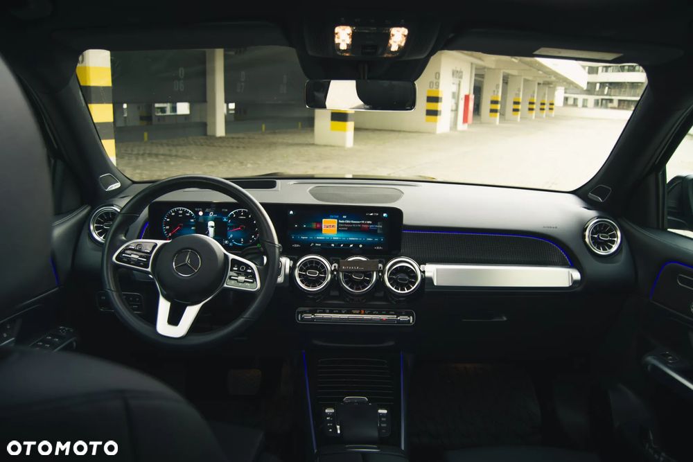 Mercedes-Benz GLB - 16