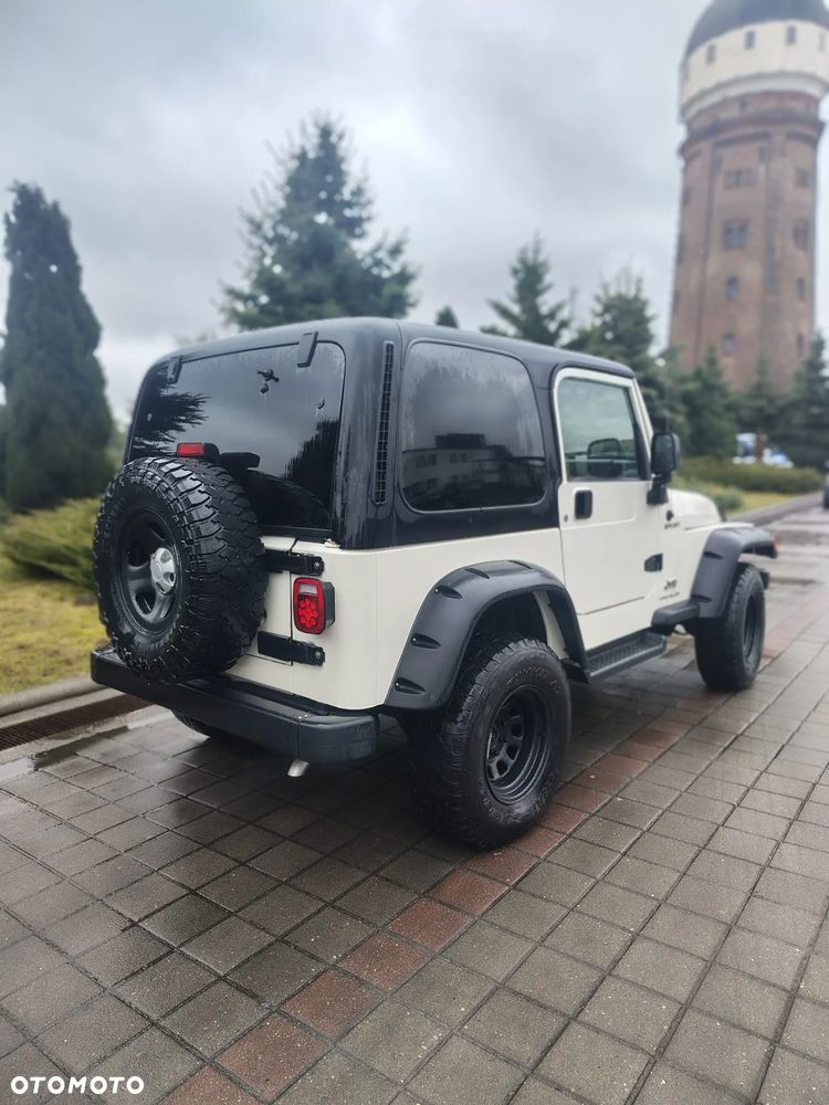 Jeep Wrangler - 3