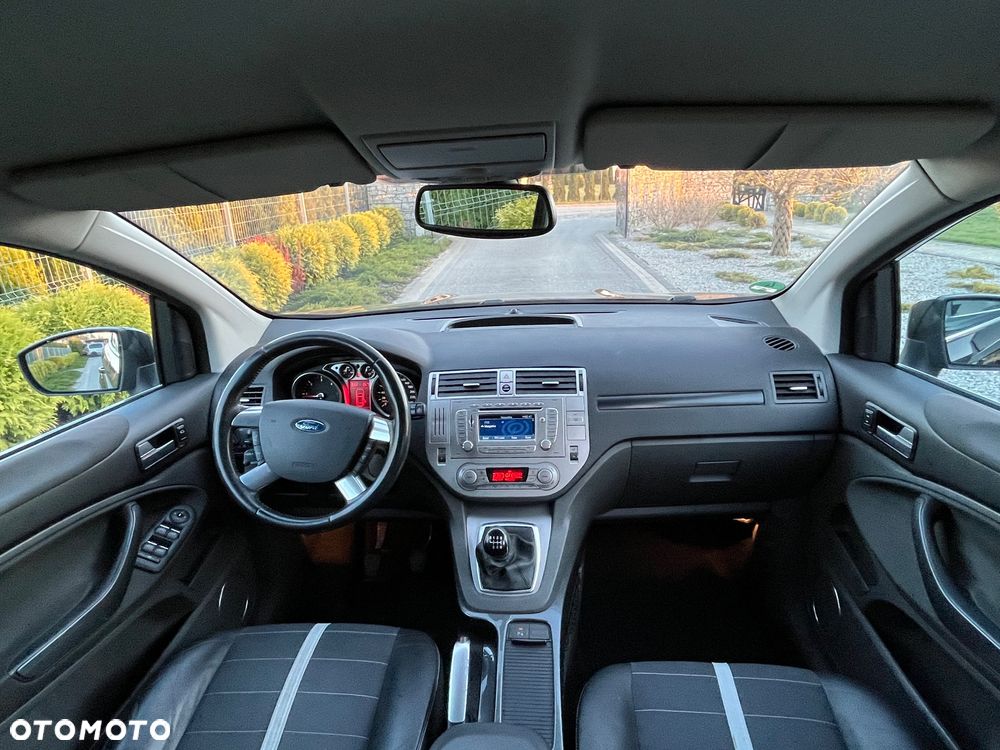 Ford Kuga - 10