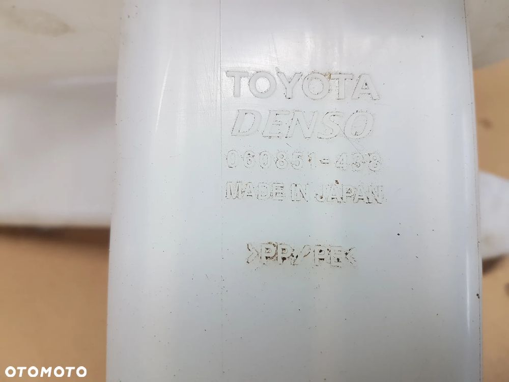 TOYOTA RAV4 IV ZBIORNICZEK SPRYSKIWACZY - 3