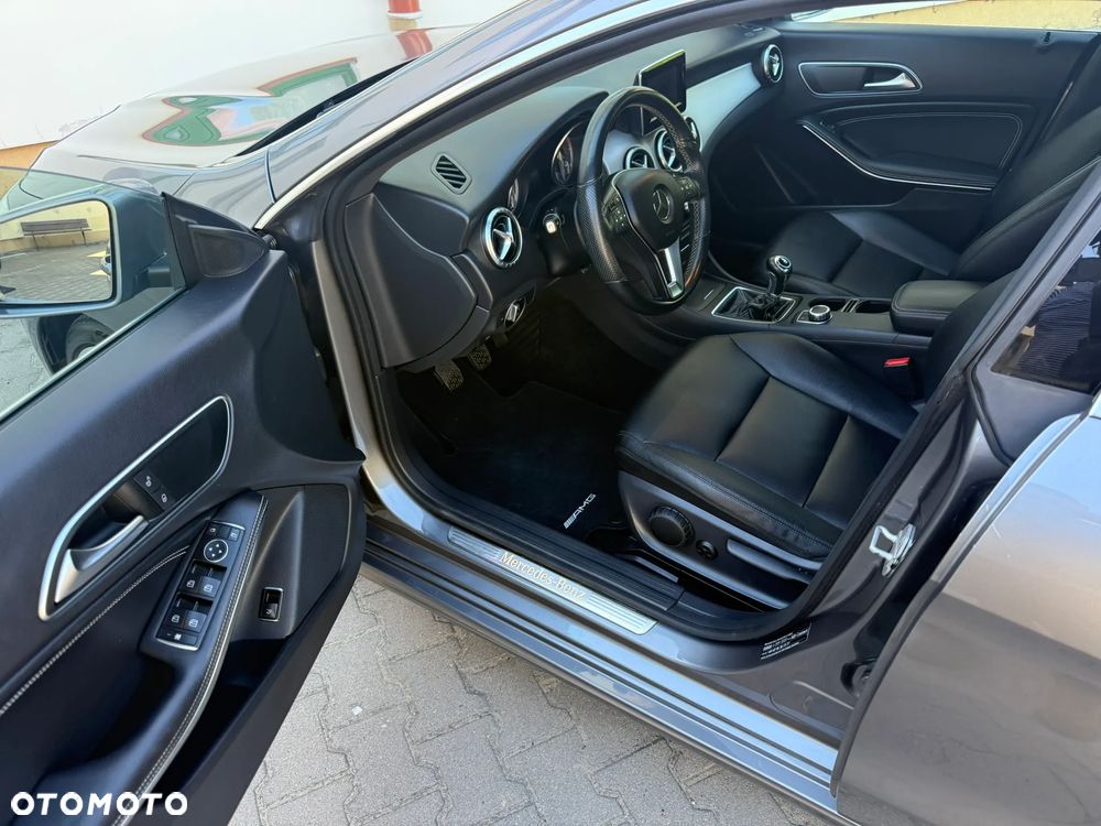 Mercedes-Benz CLA 180 BlueEffICIENCY Edition - 23