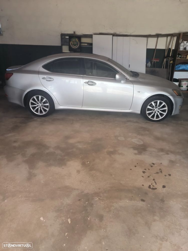 Lexus IS 220 - 1