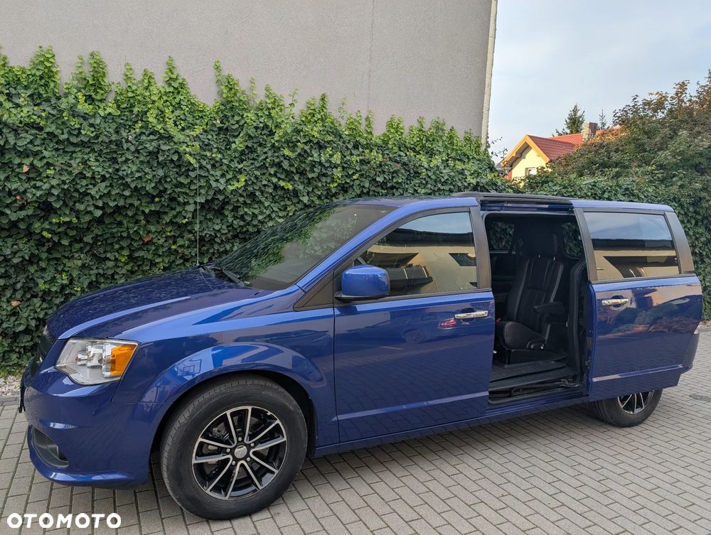 Dodge Grand Caravan - 8