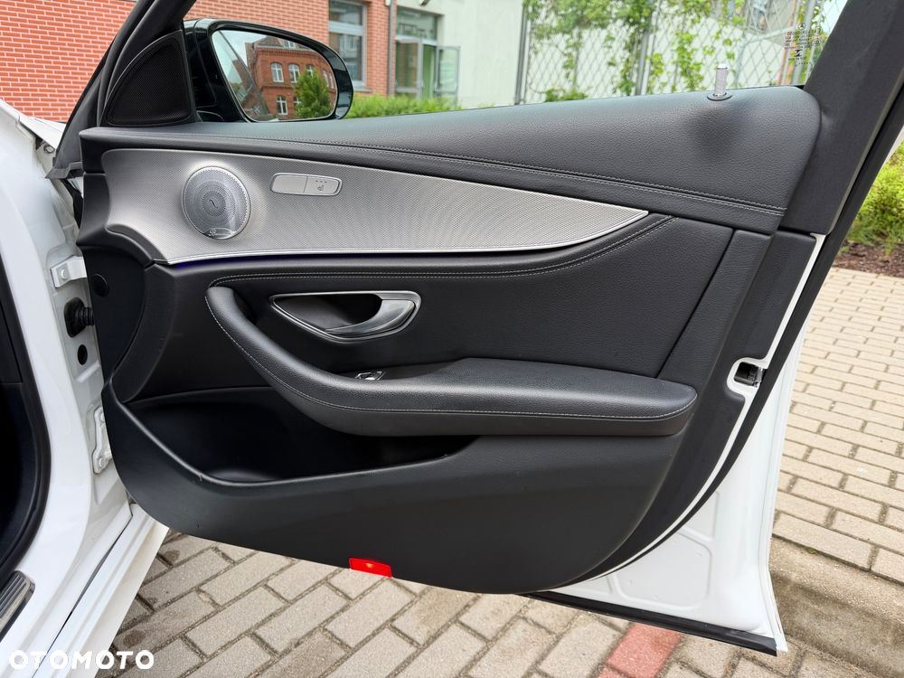 Mercedes-Benz Klasa E 220 d 9G-TRONIC - 19