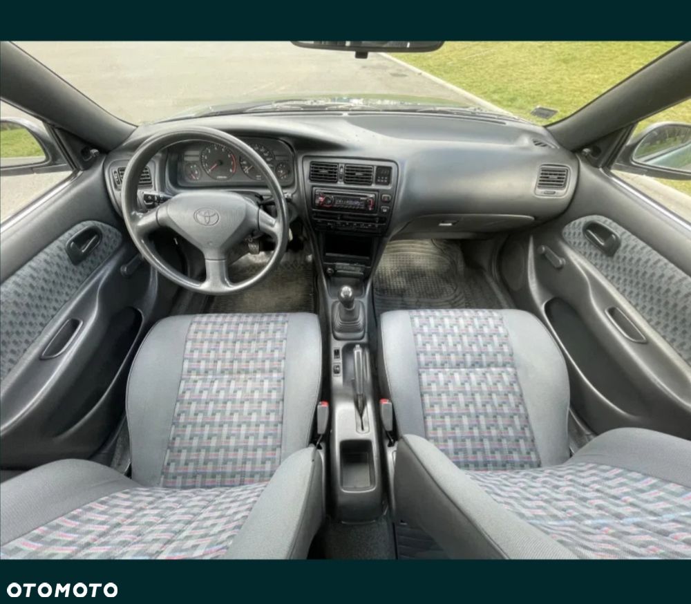 Toyota Corolla - 8