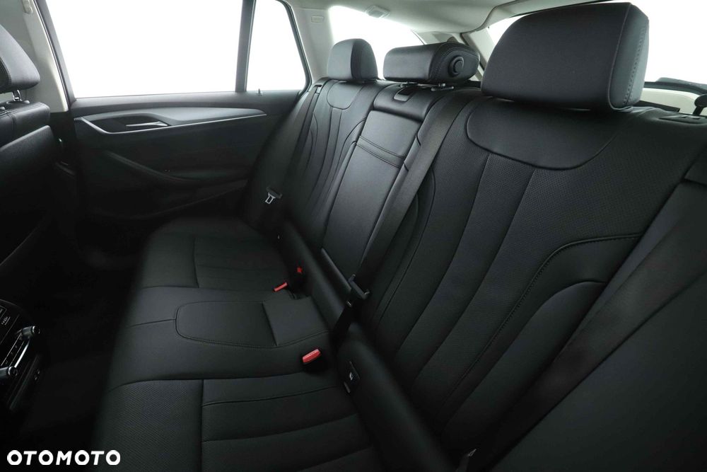 BMW Seria 5 - 21