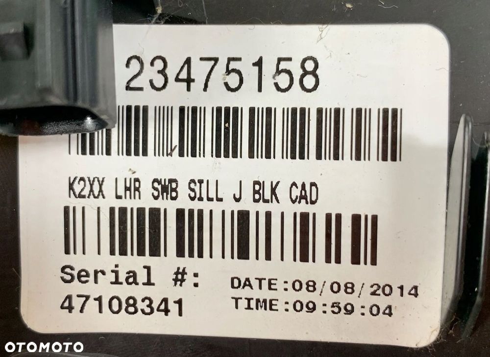 P2 CADILLAC ESCALADE IV 2014 - LISTWA PROGOWA NAKŁADKA LEWA TYŁ 23475158 - 13