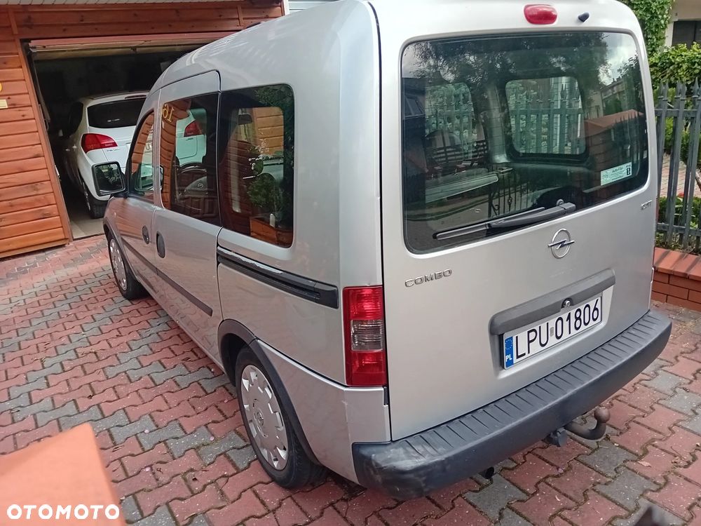 Opel Combo Tour Cosmo - 4