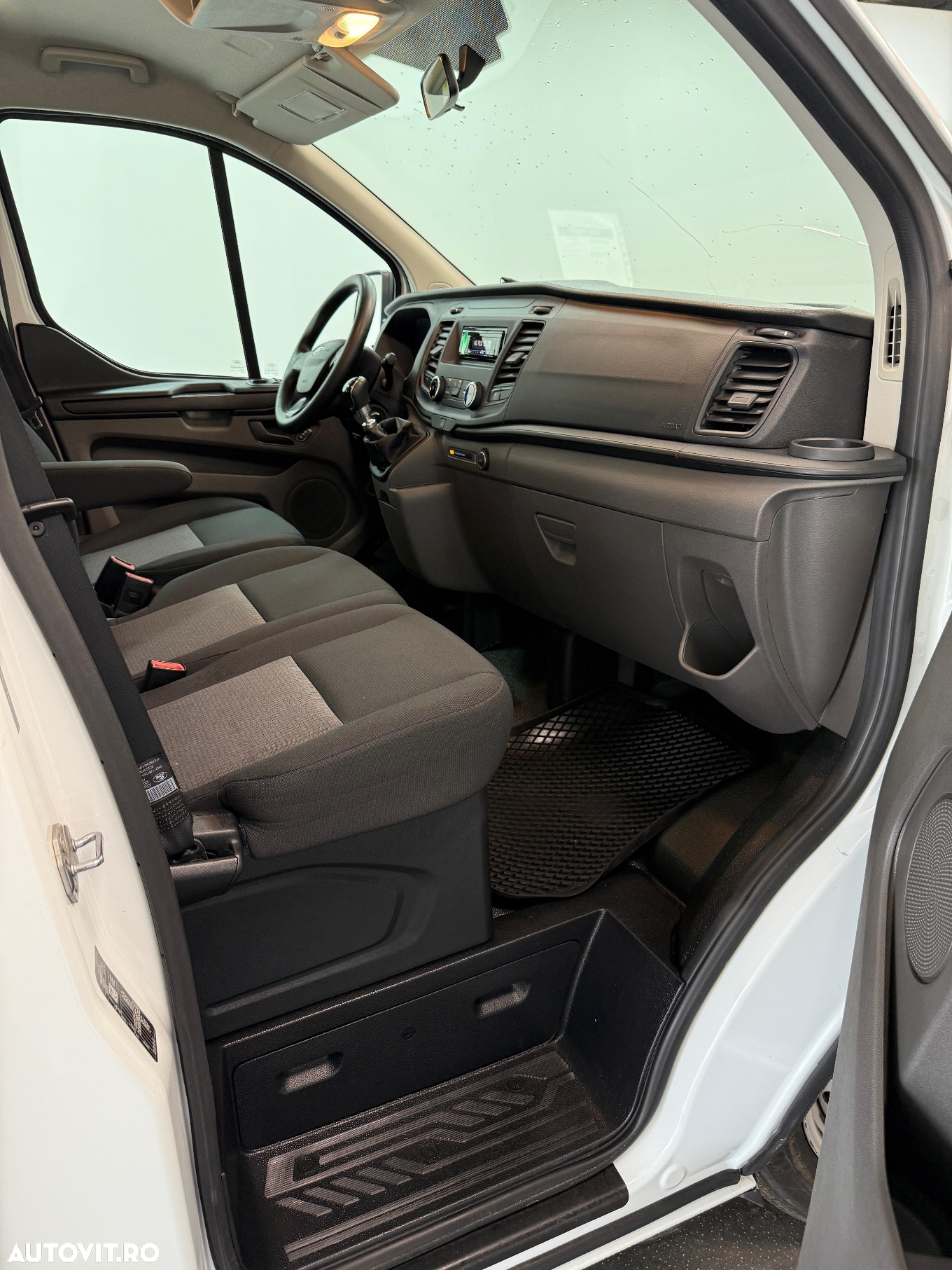 Ford Transit Custom Kombi 320 2.0 EcoBlue 105 CP L1H1 Trend - 19