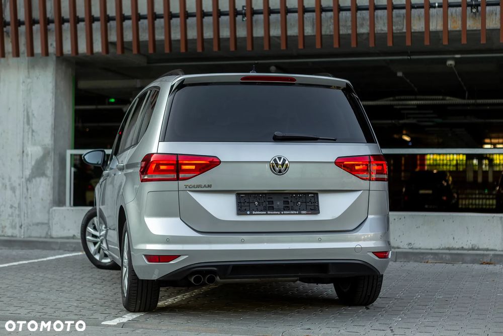 Volkswagen Touran - 13