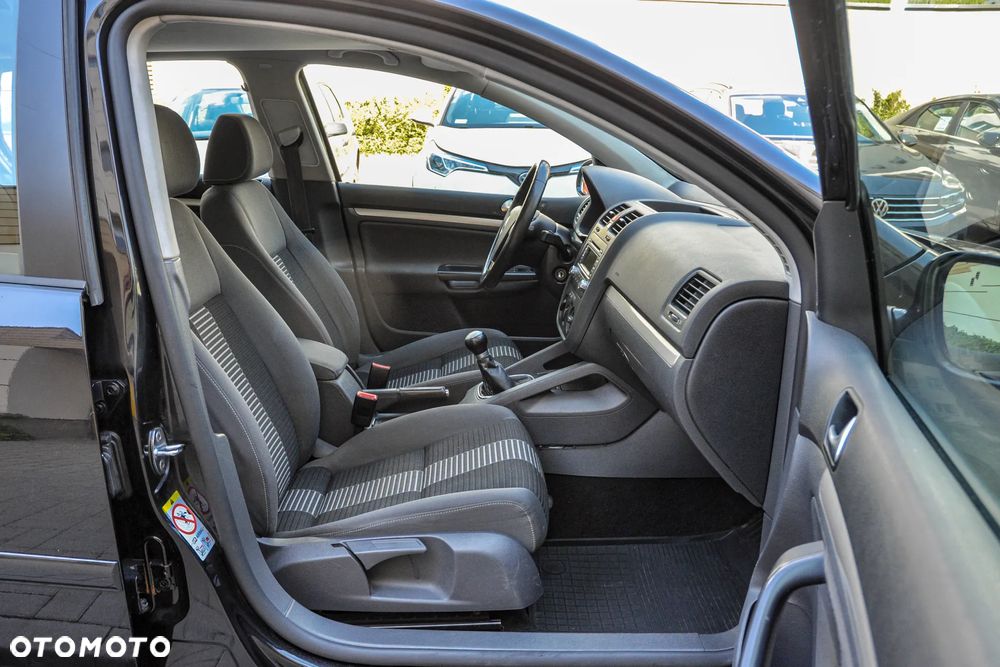 Volkswagen Golf - 11