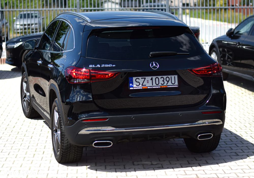 Mercedes-Benz GLA 250 e 8G-DCT AMG Line - 34