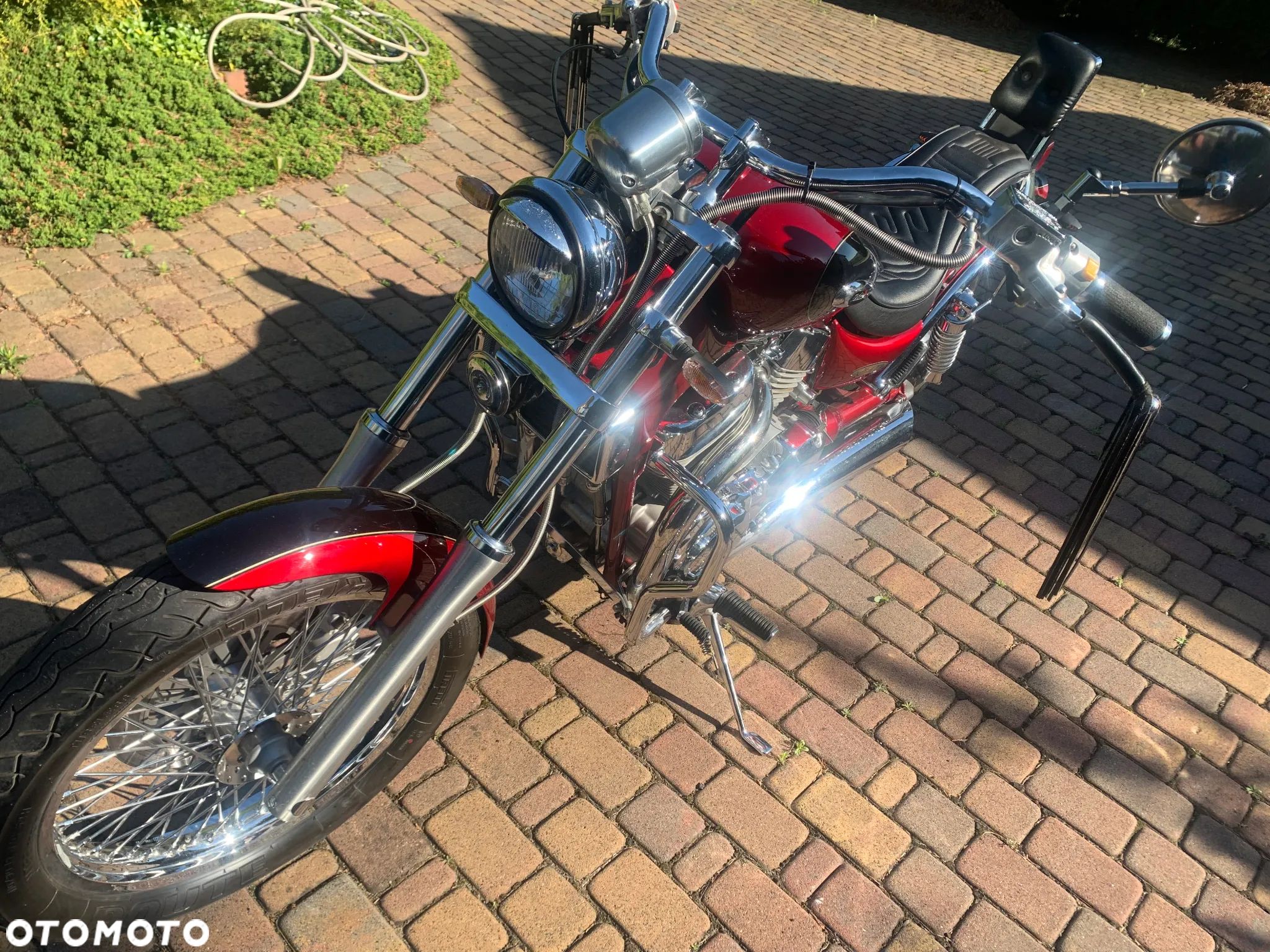 Suzuki Intruder - 1