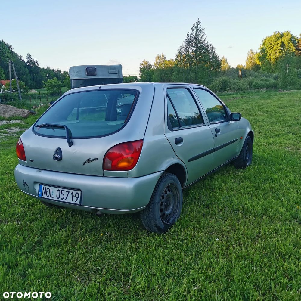 Ford Fiesta - 4