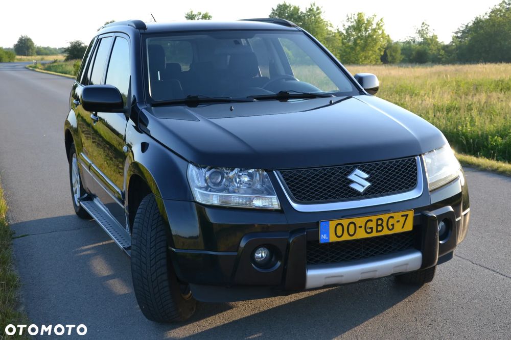 Suzuki Grand Vitara 2.0 De luxe - 26