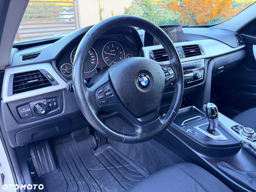 BMW Seria 3 - 23