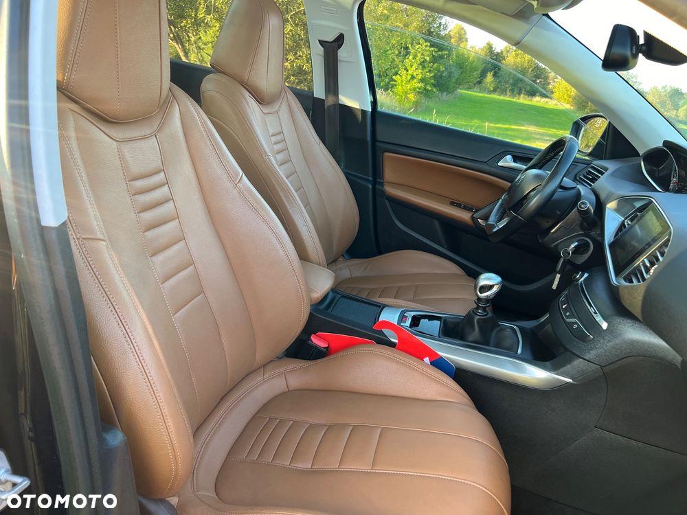 Peugeot 308 1.2 PureTech GPF Allure Pack S&S - 20