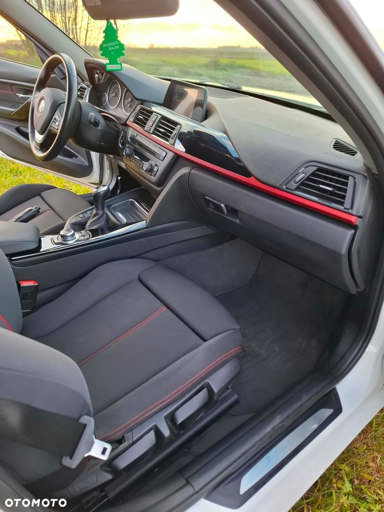 BMW Seria 3 318d Sport Line - 13