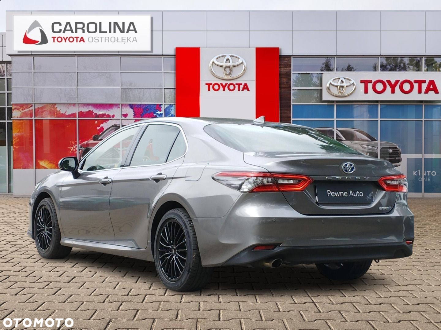 Toyota Camry - 3