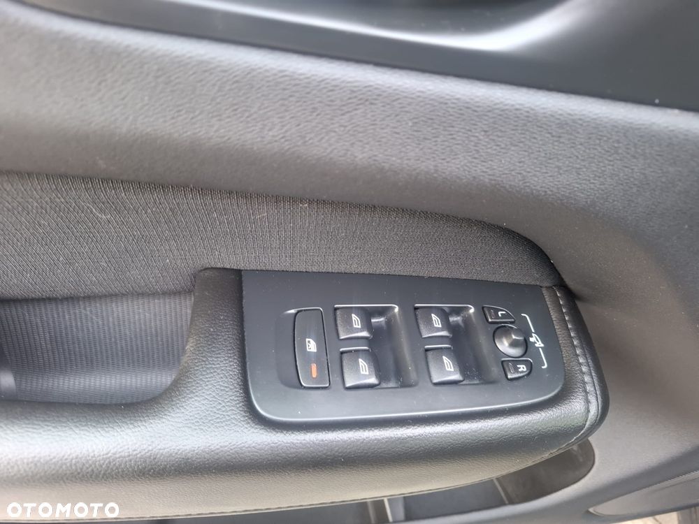 Volvo XC 60 D4 Geartronic Momentum Pro - 14