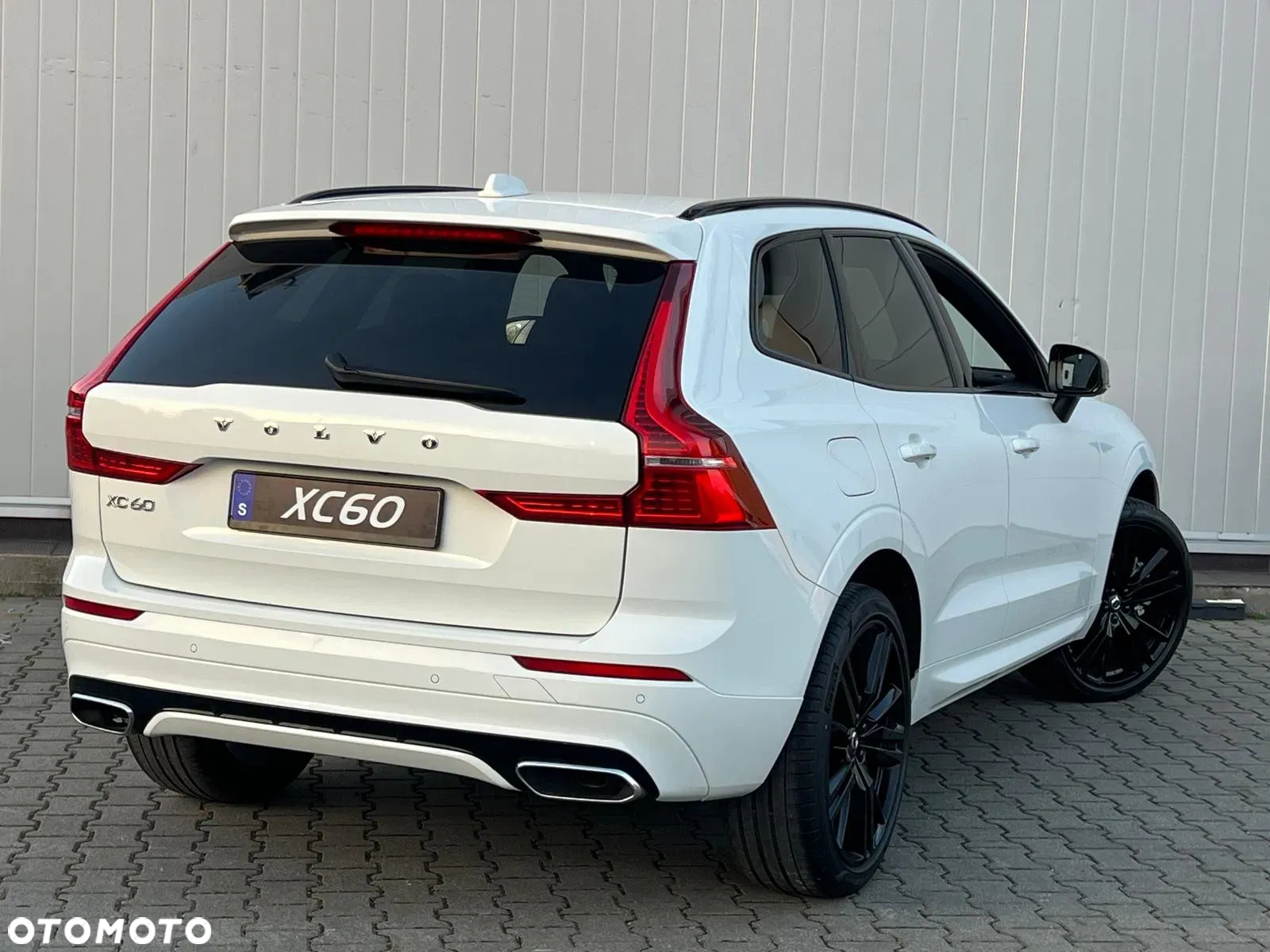 Volvo XC 60 T5 AWD R-Design - 16
