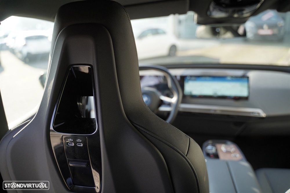 BMW iX xDrive 40 Pack Desportivo - 21