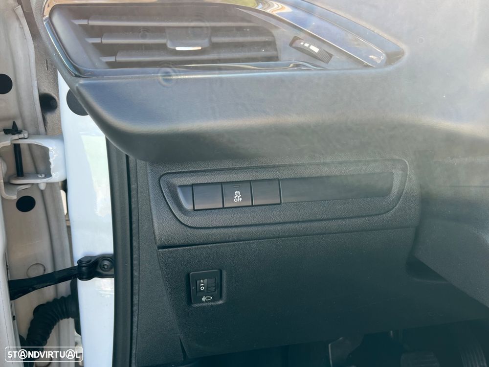 Peugeot 208 1.2 PureTech Active - 21