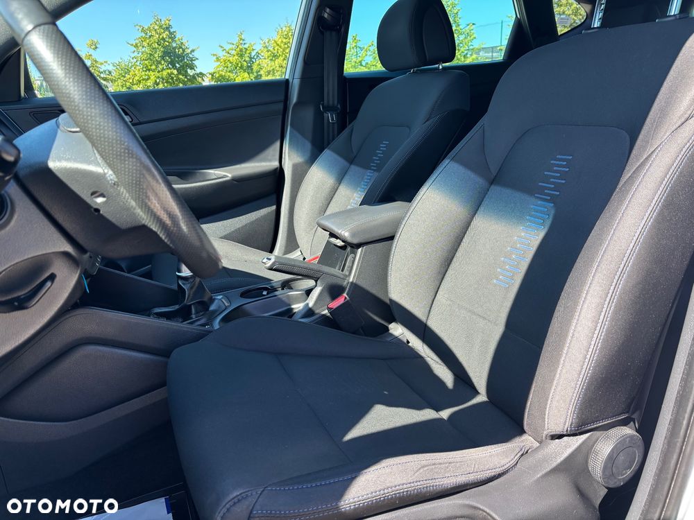 Hyundai Tucson 1.6 GDI BlueDrive GO 2WD - 16