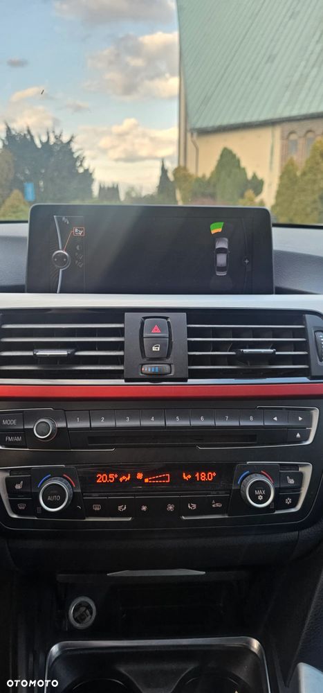 BMW Seria 3 320d Sport Line - 9