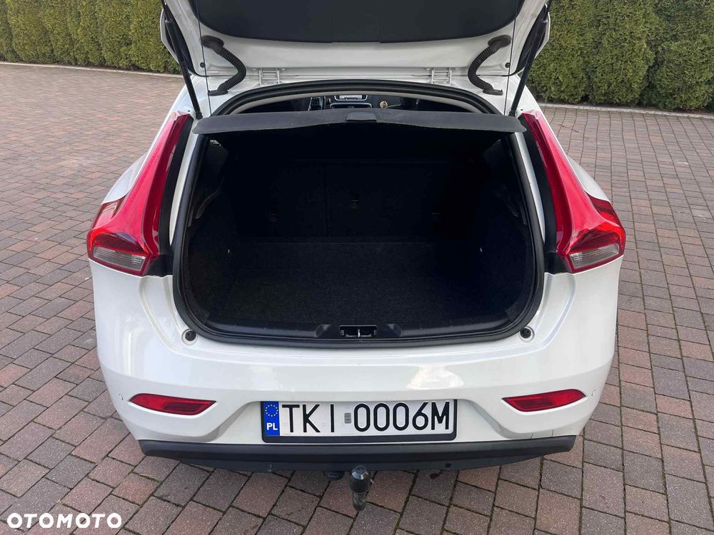 Volvo V40 D2 Momentum - 27