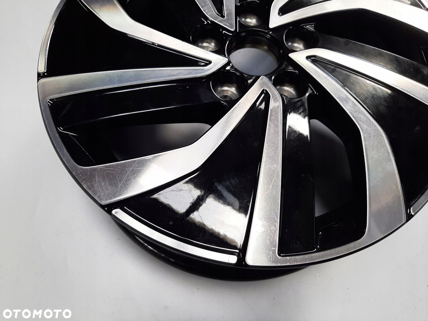 VW Polo VI Felga Aluminiowa Alufelga R15 15" 5,5Jx15H2 ET 40 2G0601025AS - 2