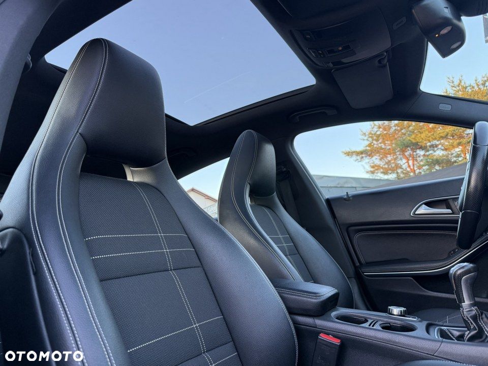 Mercedes-Benz CLA 180 AMG Line - 33