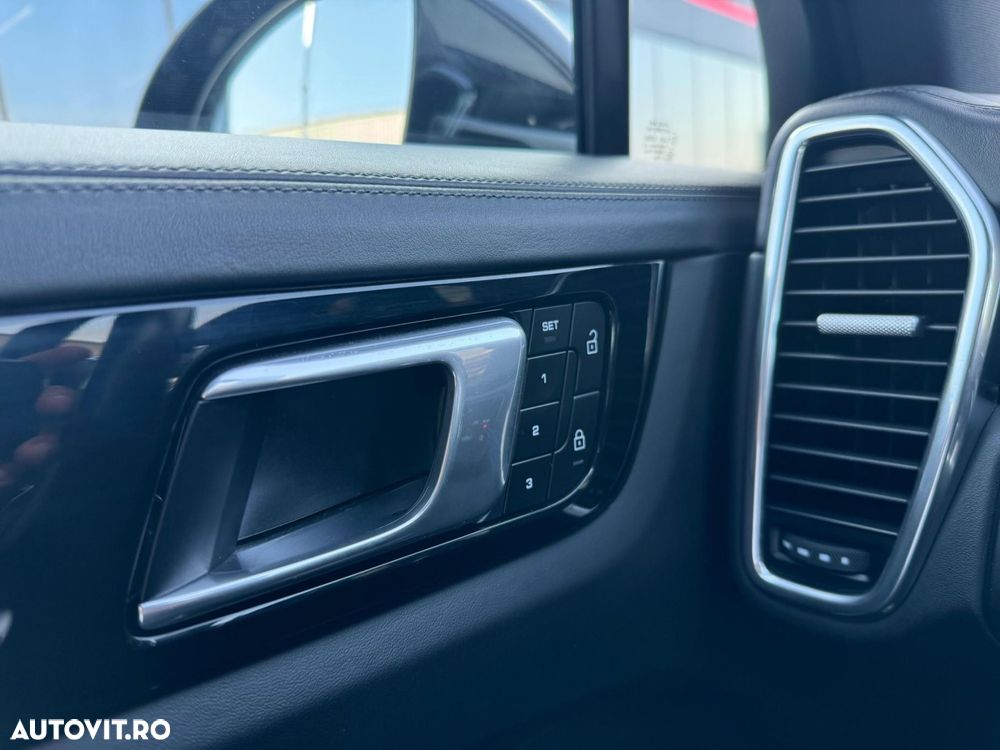 Porsche Cayenne E-Hybrid Tiptronic S - 29