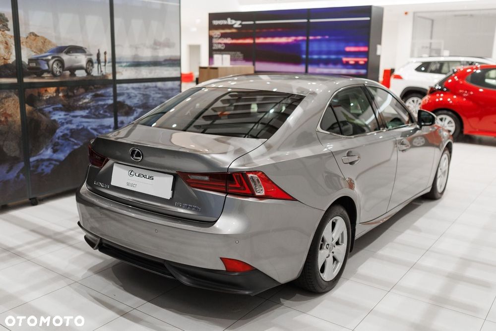 Lexus IS - 4