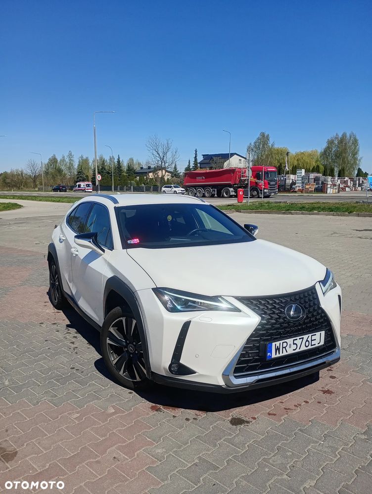 Lexus UX - 12