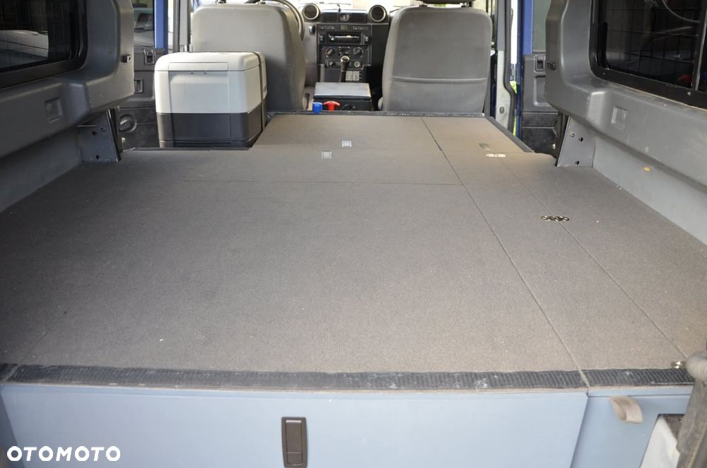 Land Rover Defender 110 DPF SE - 18