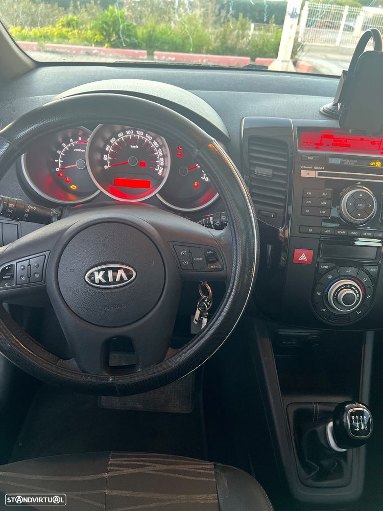 Kia Venga 1.4 CRDi TX ISG - 8