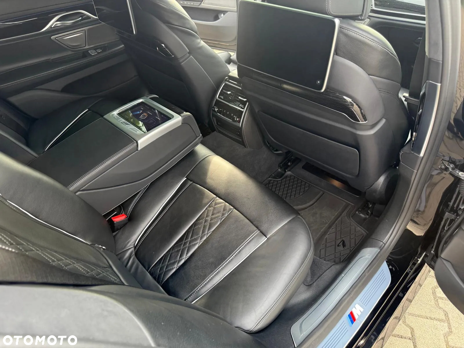 BMW Seria 7 740e iPerformance - 7