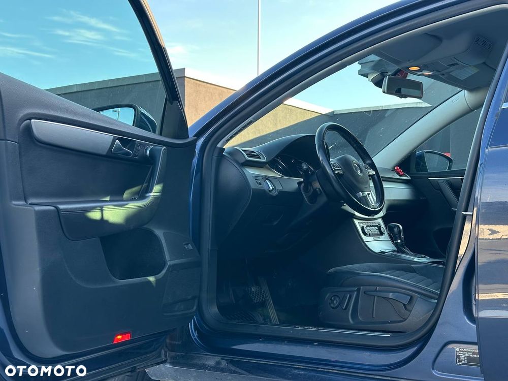 Volkswagen Passat 2.0 TDI DPF DSG 4Motion Comfortline - 11