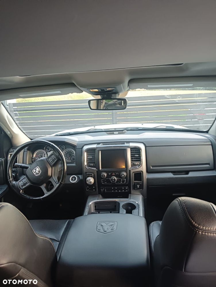 Dodge RAM - 8