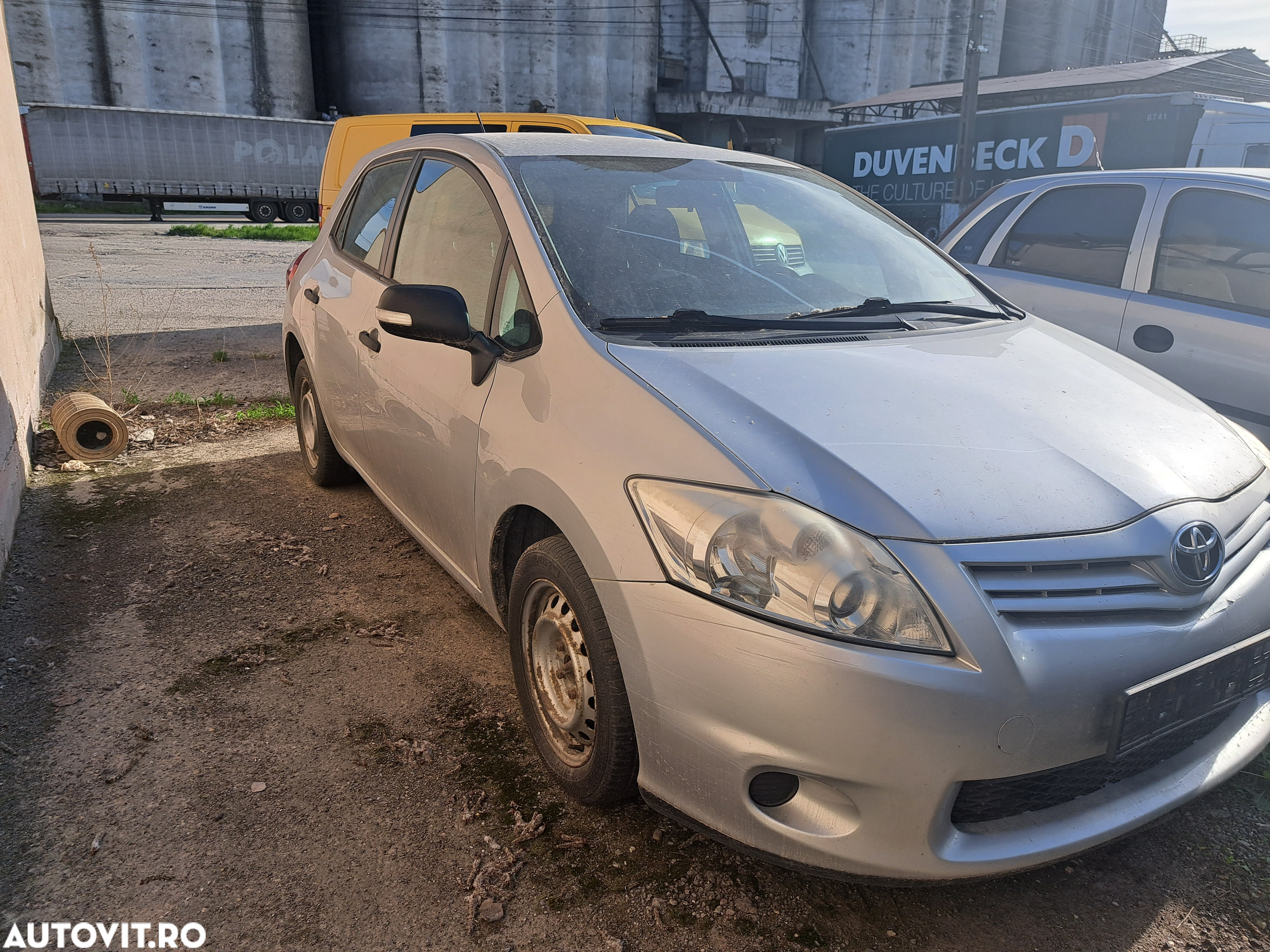 Vand piese toyota auris 2010 - 2