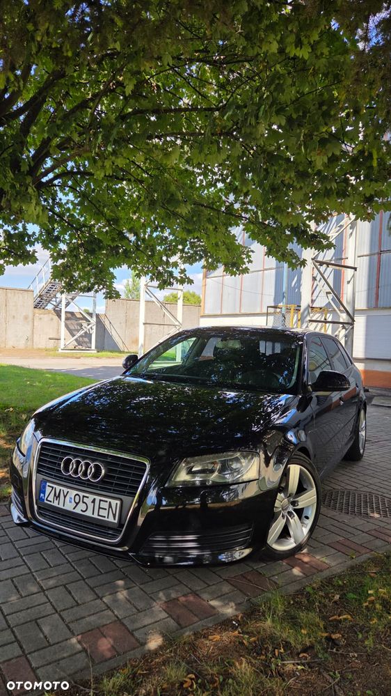 Audi A3 Sportback - 1