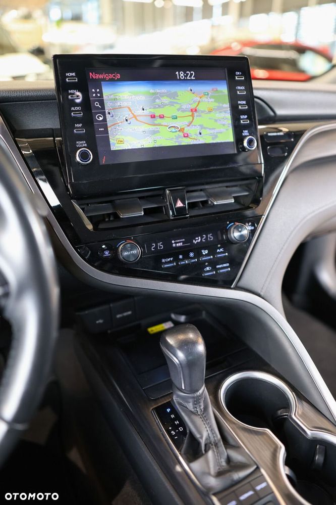 Toyota Camry - 18