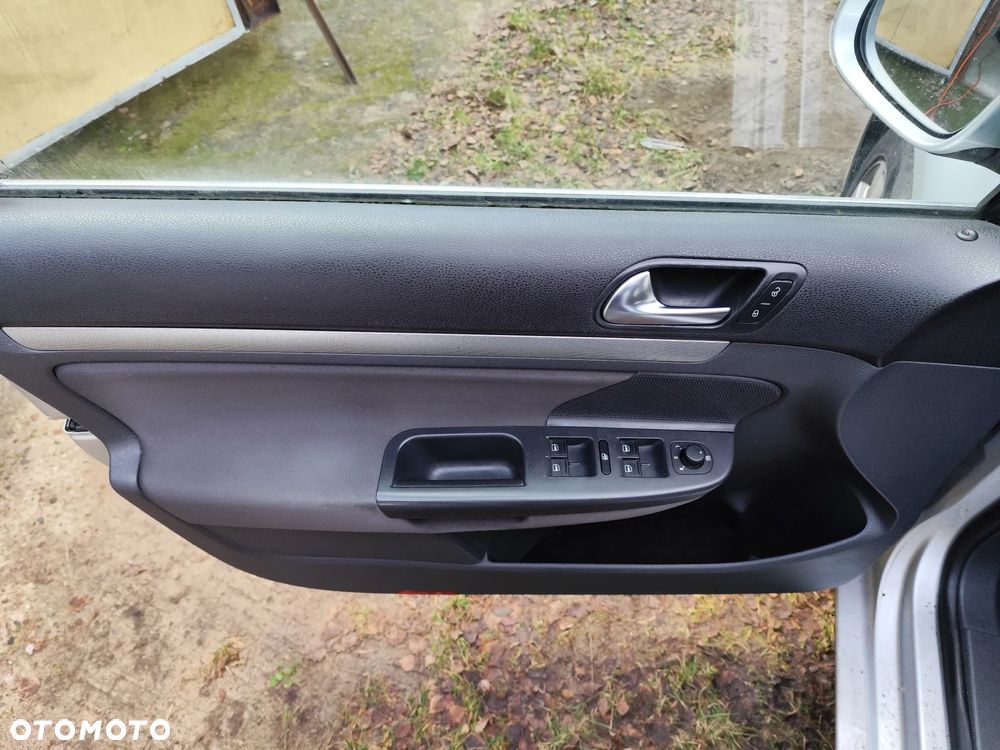 Volkswagen Golf 2.0 TDI Comfortline - 17