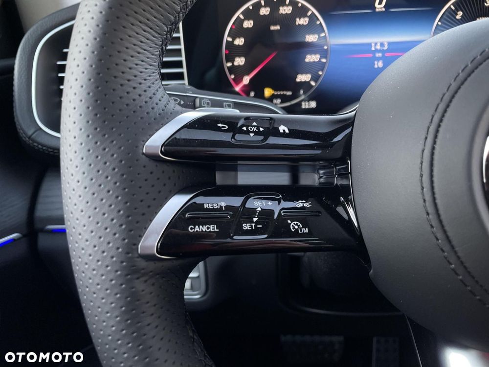 Mercedes-Benz GLS - 16