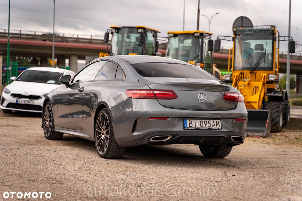 Mercedes-Benz Klasa E 200 4-Matic 9G-TRONIC - 11