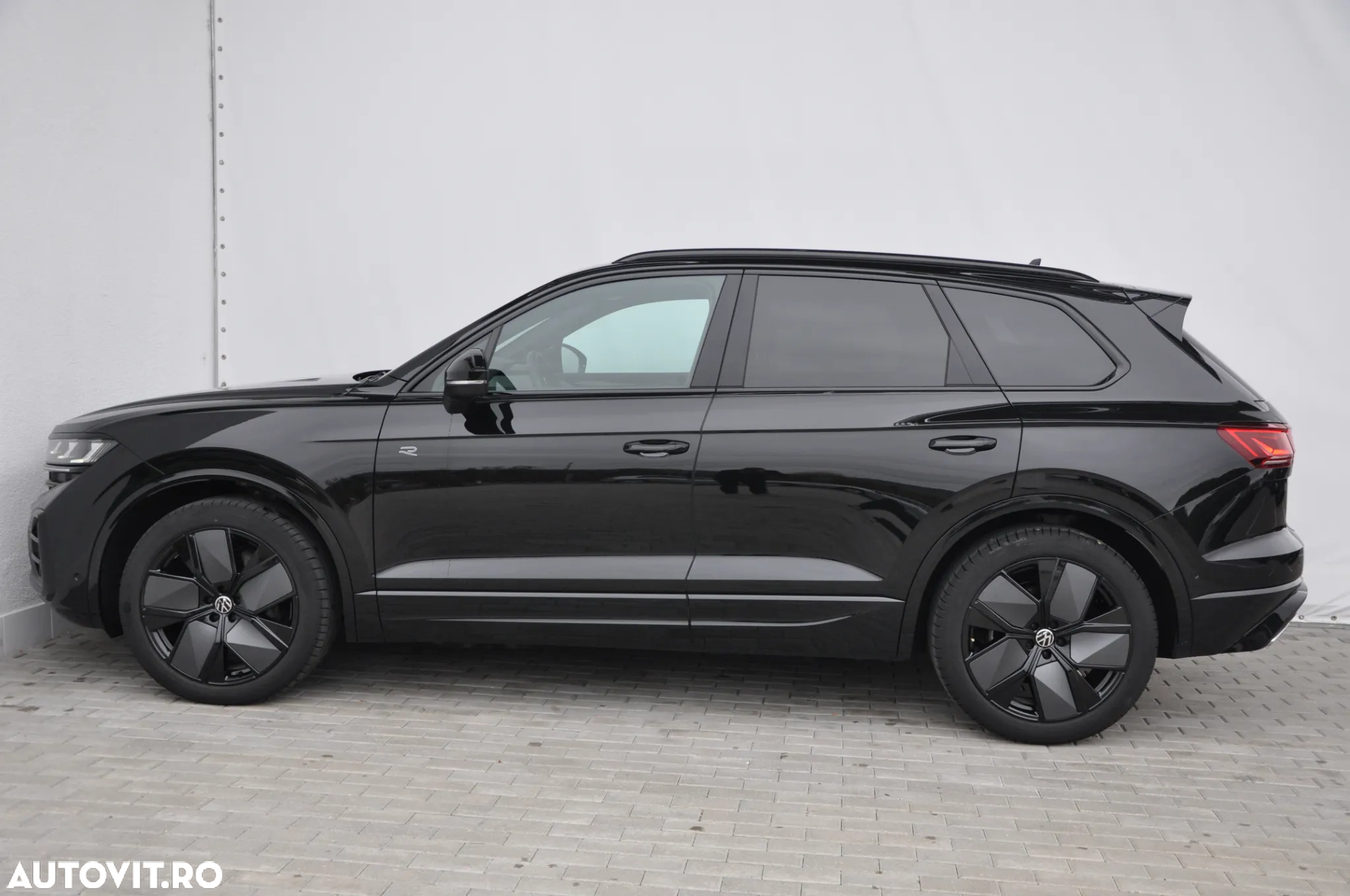 Volkswagen Touareg V6 TDI 4MOTION R-Line - 2